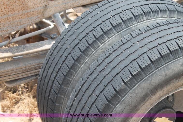 image for item C3932 1999 Chevrolet 3500 truck cab and chassis