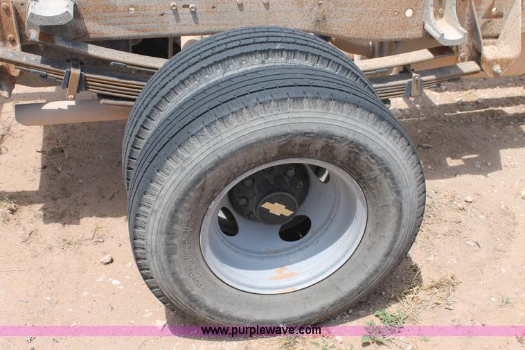 image for item C3932 1999 Chevrolet 3500 truck cab and chassis
