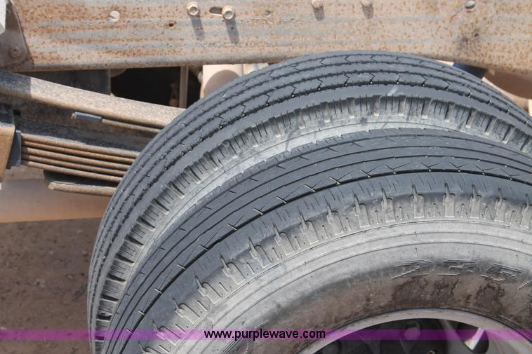 image for item C3932 1999 Chevrolet 3500 truck cab and chassis