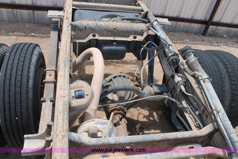 image for item C3932 1999 Chevrolet 3500 truck cab and chassis