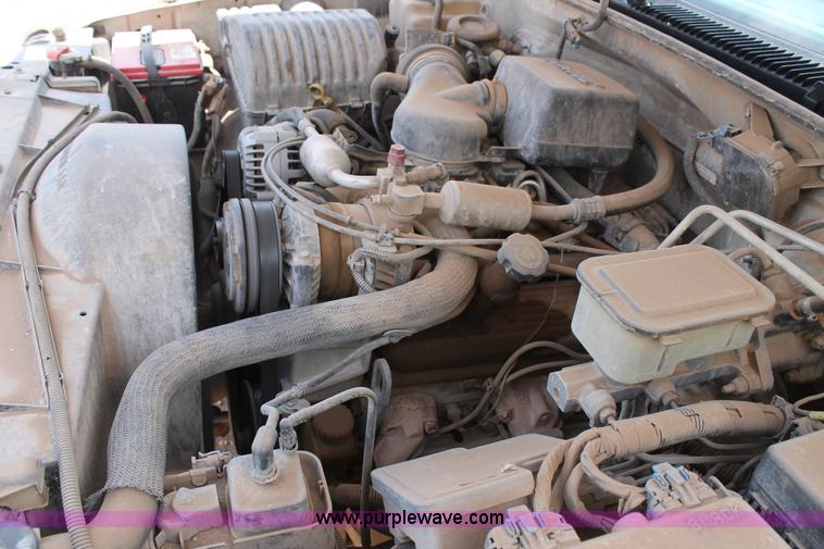 image for item C3932 1999 Chevrolet 3500 truck cab and chassis