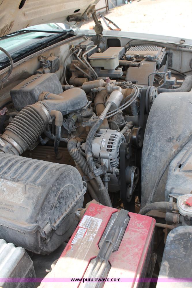 image for item C3932 1999 Chevrolet 3500 truck cab and chassis