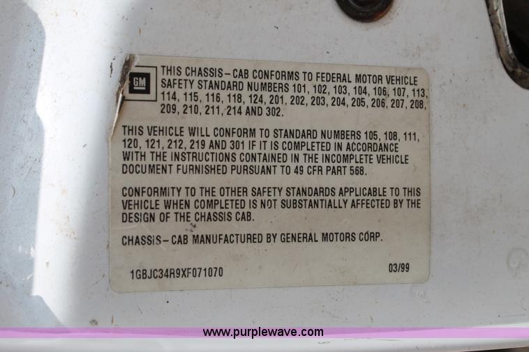 image for item C3932 1999 Chevrolet 3500 truck cab and chassis