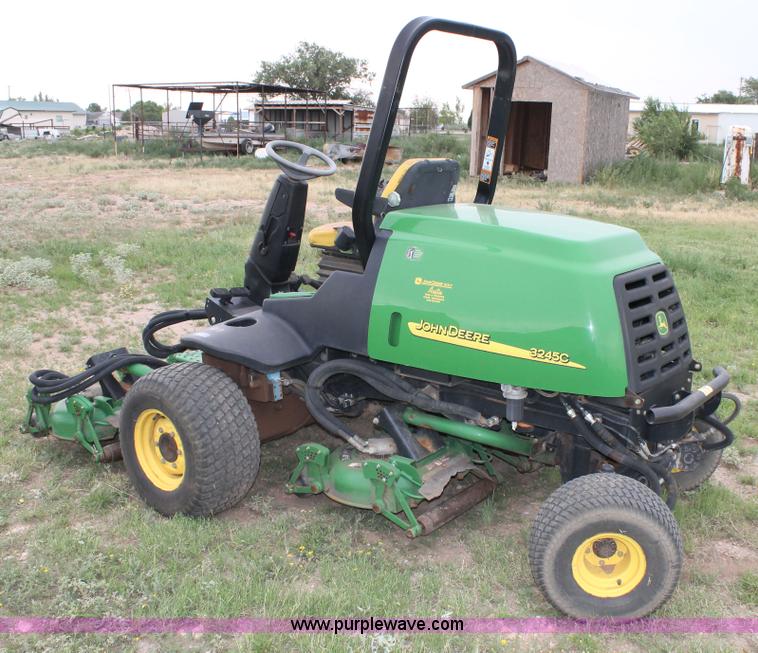 image for item C3933 John Deere 3245C gang mower