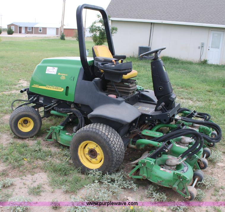 image for item C3933 John Deere 3245C gang mower