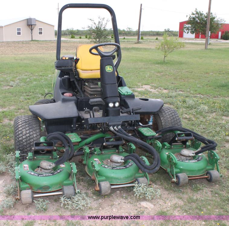 image for item C3933 John Deere 3245C gang mower