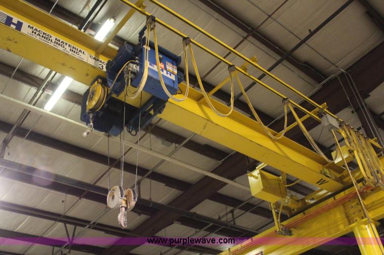 image for item D1056 Macko Material three ton overhead crane