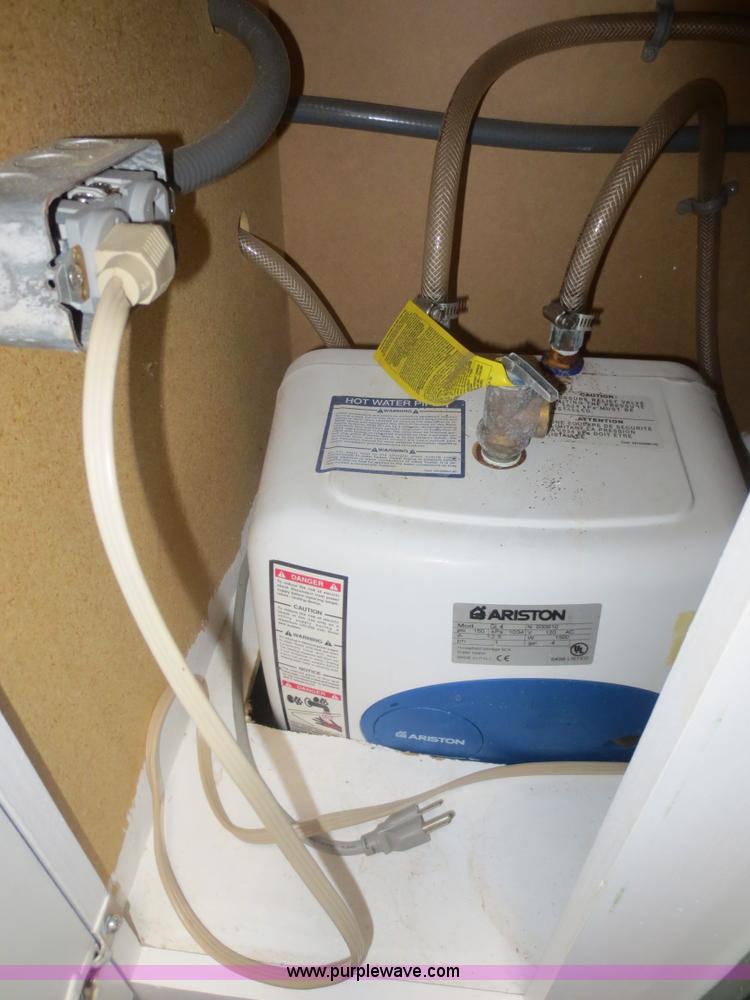 image for item D2107 2004 Pace American MW8520TA3 enclosed concession trailer