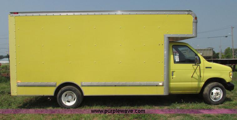 image for item F7430 1995 Ford Econoline E350 box truck
