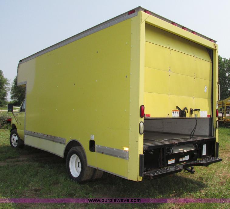 image for item F7430 1995 Ford Econoline E350 box truck