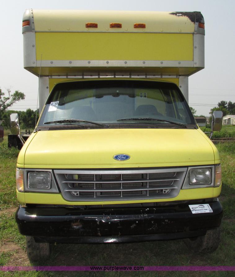 image for item F7430 1995 Ford Econoline E350 box truck