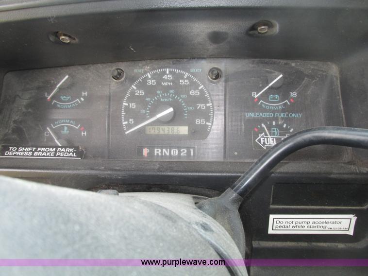 image for item F7430 1995 Ford Econoline E350 box truck