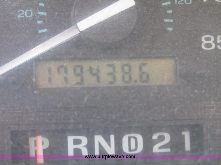 image for item F7430 1995 Ford Econoline E350 box truck