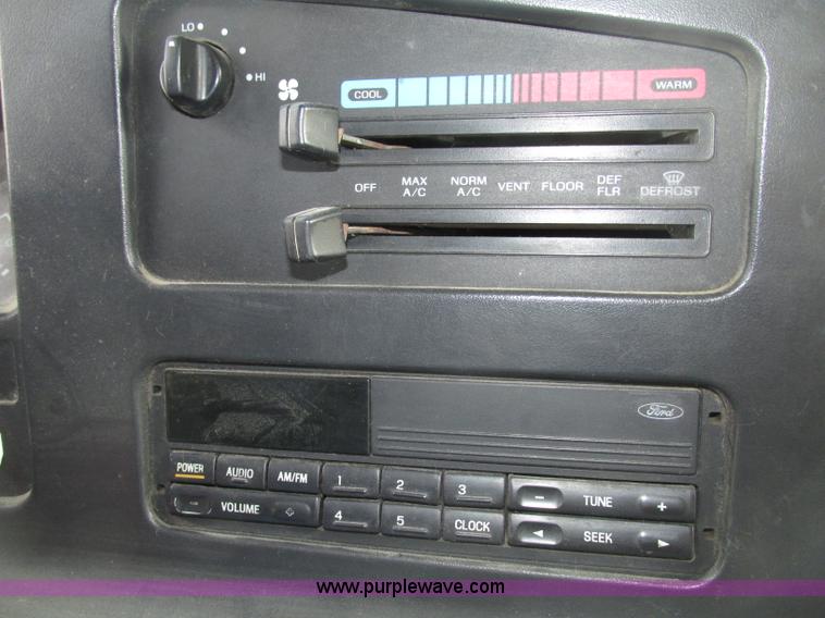 image for item F7430 1995 Ford Econoline E350 box truck