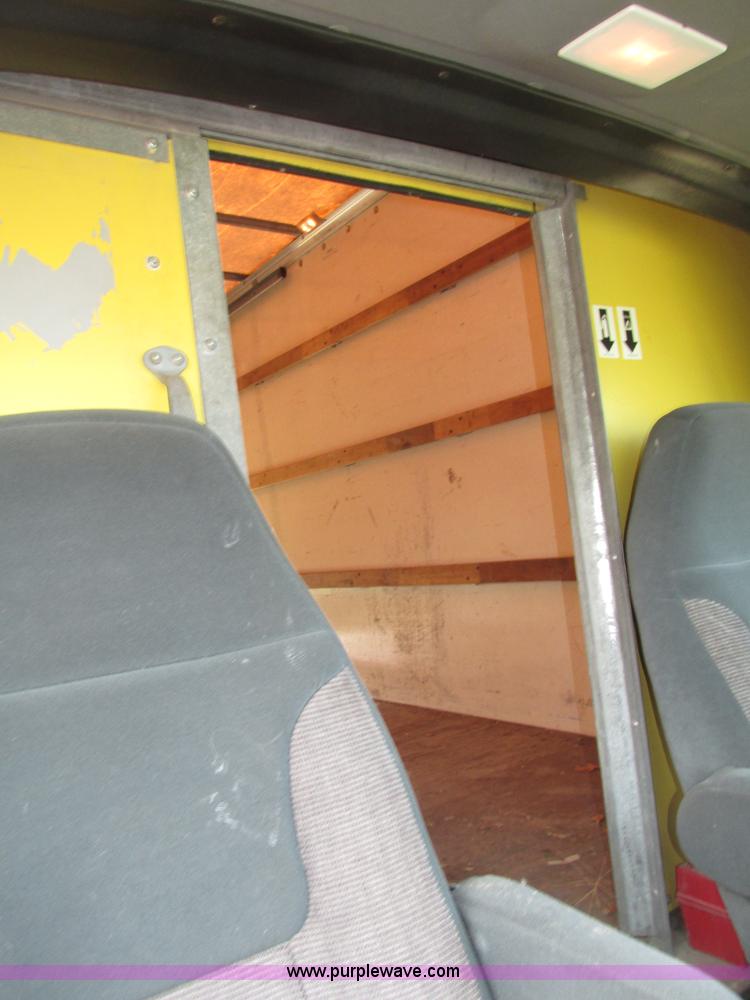 image for item F7430 1995 Ford Econoline E350 box truck