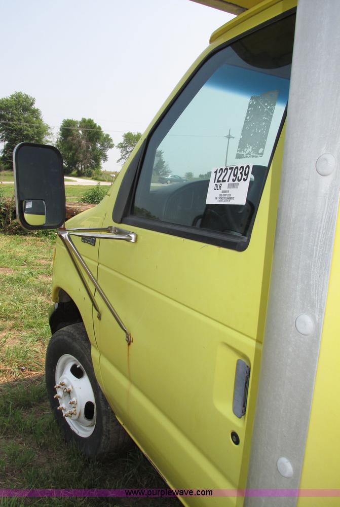 image for item F7430 1995 Ford Econoline E350 box truck