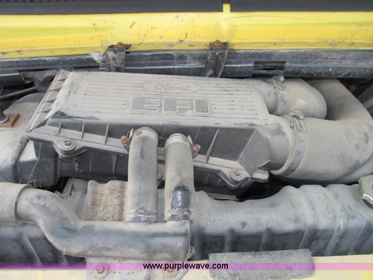 image for item F7430 1995 Ford Econoline E350 box truck