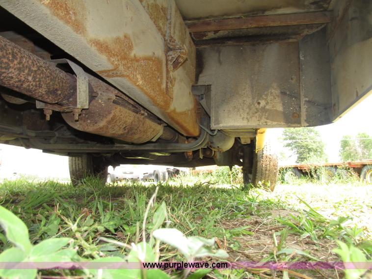 image for item F7430 1995 Ford Econoline E350 box truck