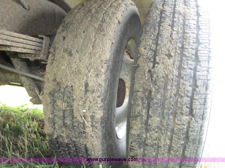 image for item F7430 1995 Ford Econoline E350 box truck