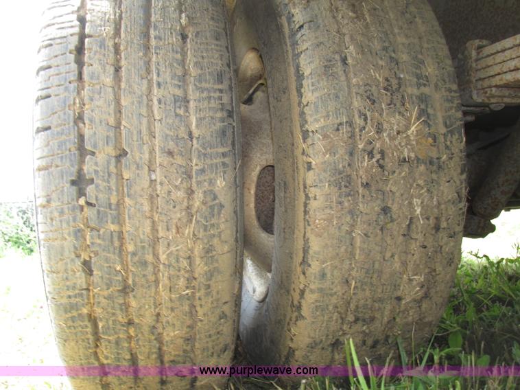 image for item F7430 1995 Ford Econoline E350 box truck