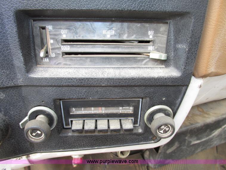 image for item F7432 1976 GMC C6500 dump truck