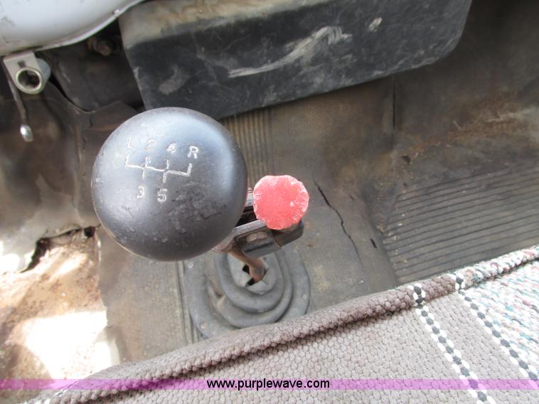 image for item F7432 1976 GMC C6500 dump truck