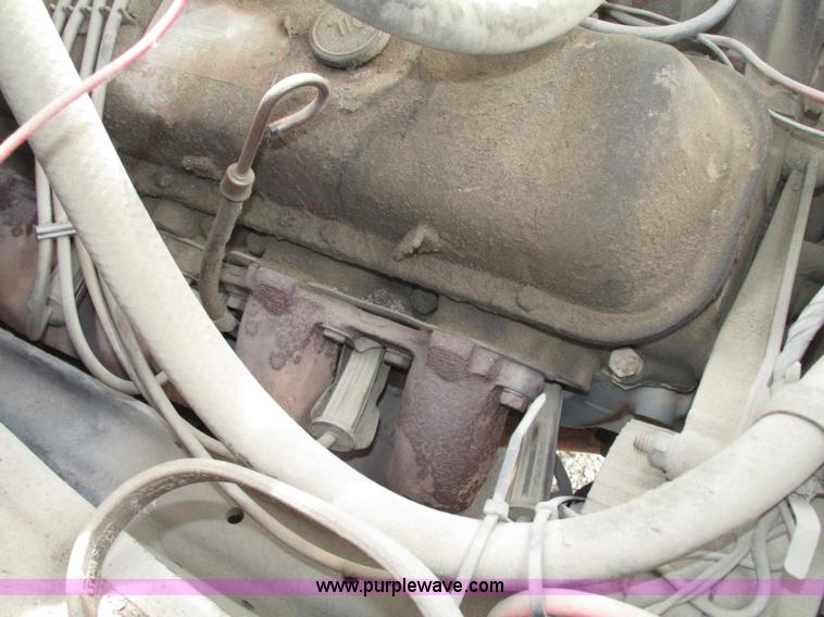 image for item F7432 1976 GMC C6500 dump truck