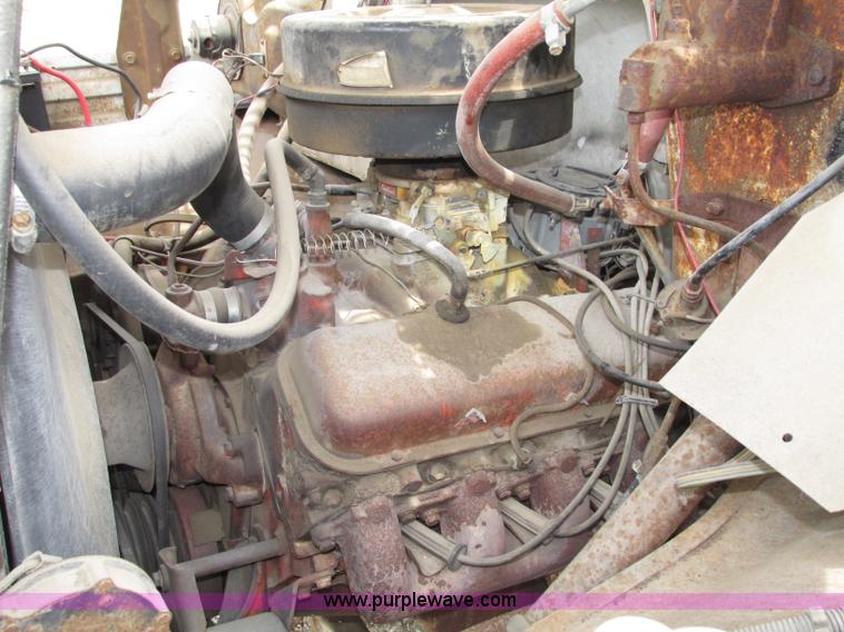 image for item F7432 1976 GMC C6500 dump truck