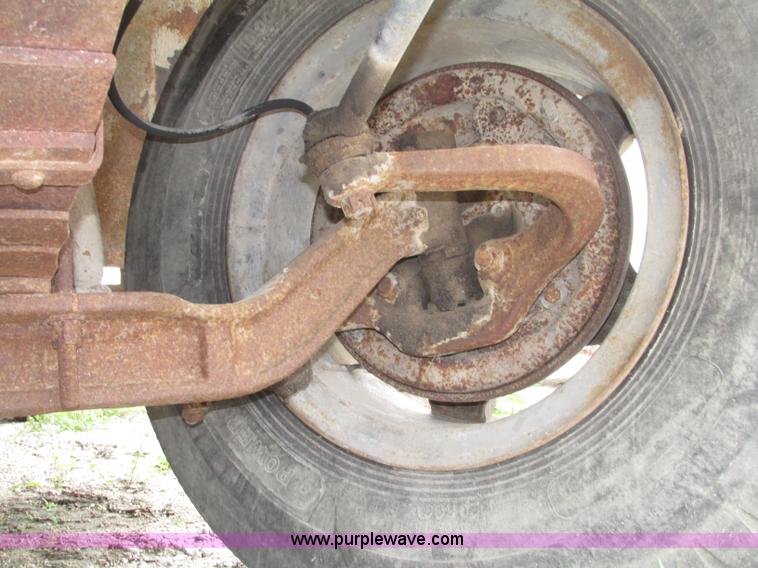 image for item F7432 1976 GMC C6500 dump truck