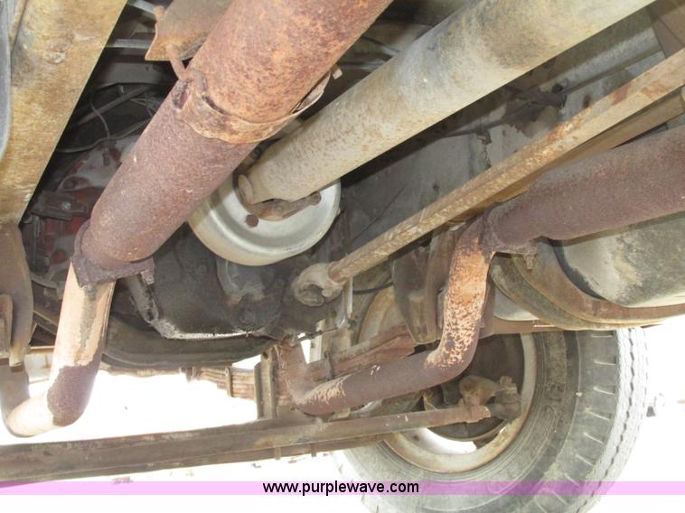 image for item F7432 1976 GMC C6500 dump truck