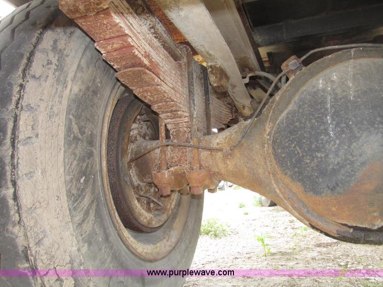 image for item F7432 1976 GMC C6500 dump truck