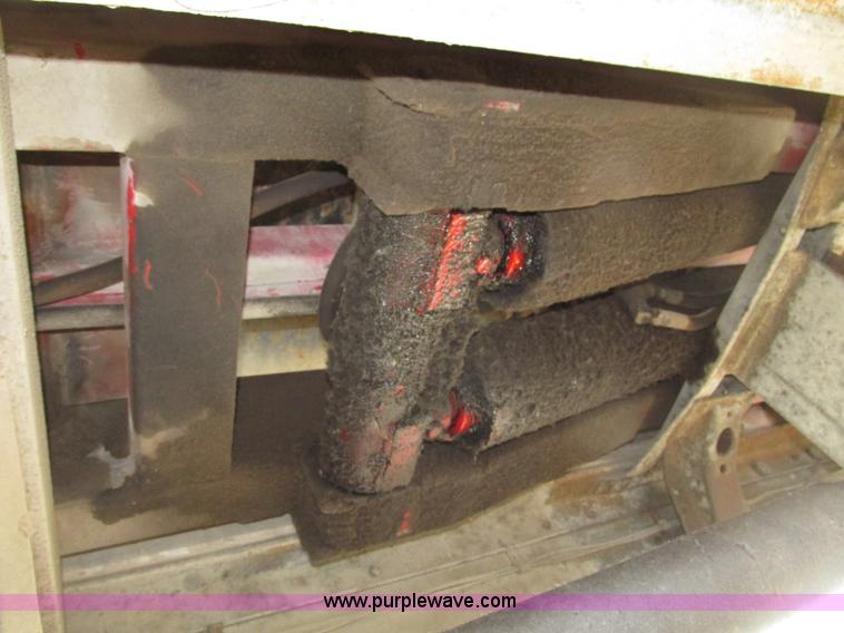 image for item F7432 1976 GMC C6500 dump truck