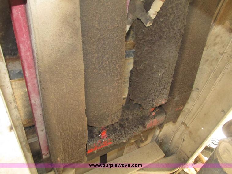 image for item F7432 1976 GMC C6500 dump truck