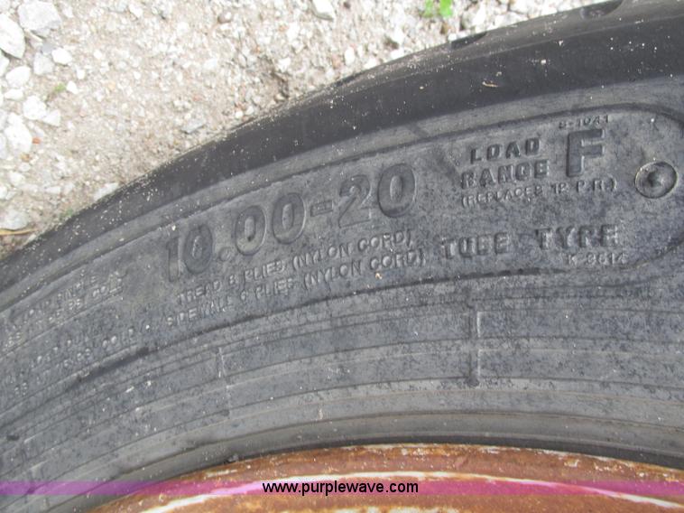 image for item F7432 1976 GMC C6500 dump truck