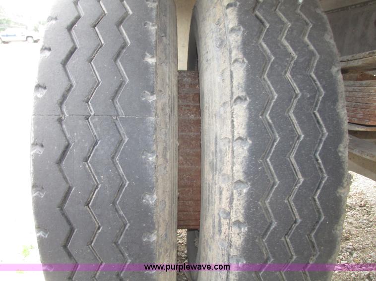 image for item F7432 1976 GMC C6500 dump truck