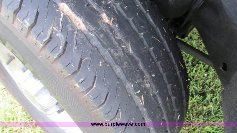 image for item G9276 2002 Chevrolet Silverado 2500HD Ext. Cab pickup truck