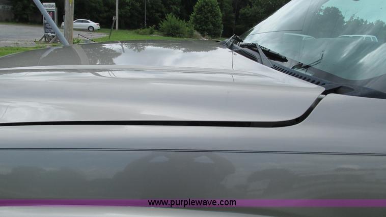 image for item G9276 2002 Chevrolet Silverado 2500HD Ext. Cab pickup truck