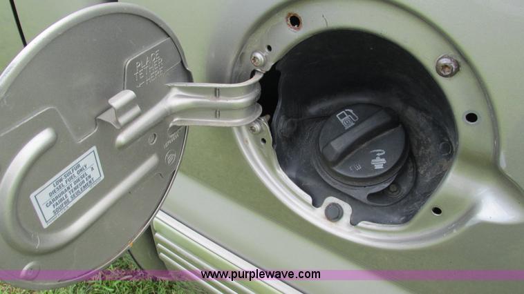 image for item G9276 2002 Chevrolet Silverado 2500HD Ext. Cab pickup truck