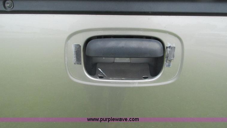 image for item G9276 2002 Chevrolet Silverado 2500HD Ext. Cab pickup truck