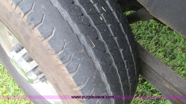 image for item G9276 2002 Chevrolet Silverado 2500HD Ext. Cab pickup truck