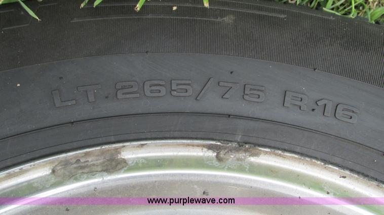 image for item G9276 2002 Chevrolet Silverado 2500HD Ext. Cab pickup truck