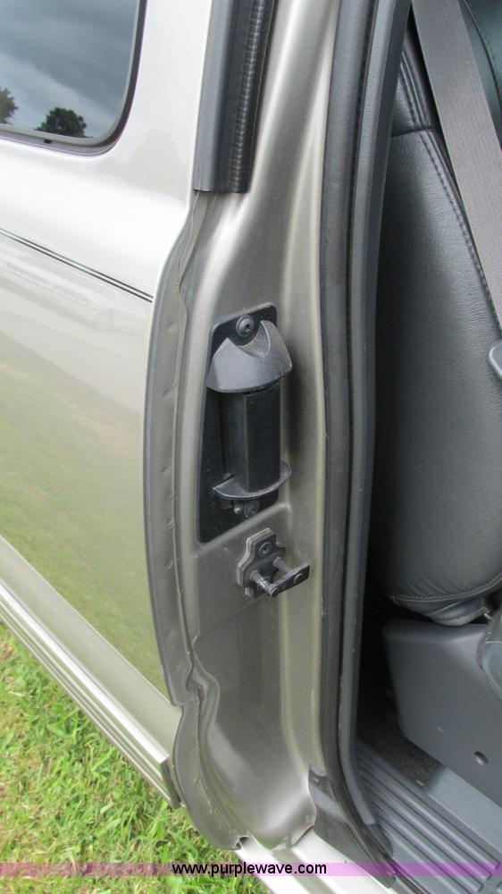 image for item G9276 2002 Chevrolet Silverado 2500HD Ext. Cab pickup truck