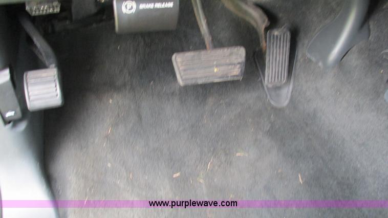 image for item G9276 2002 Chevrolet Silverado 2500HD Ext. Cab pickup truck