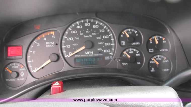 image for item G9276 2002 Chevrolet Silverado 2500HD Ext. Cab pickup truck