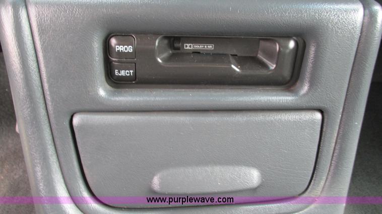 image for item G9276 2002 Chevrolet Silverado 2500HD Ext. Cab pickup truck