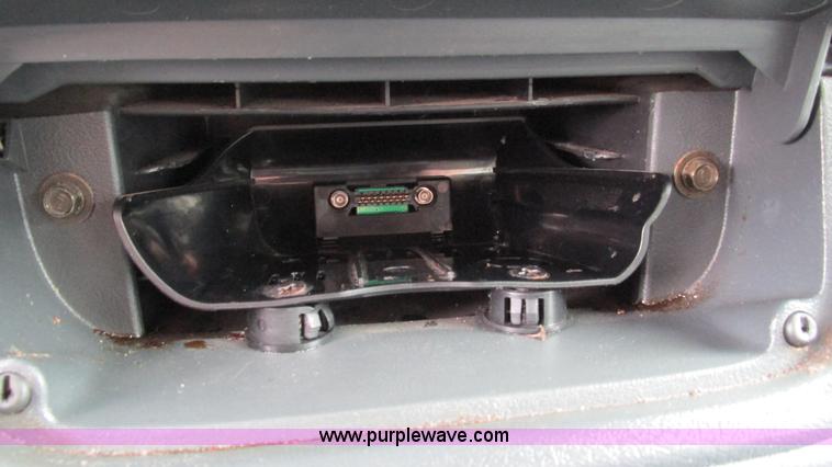 image for item G9276 2002 Chevrolet Silverado 2500HD Ext. Cab pickup truck