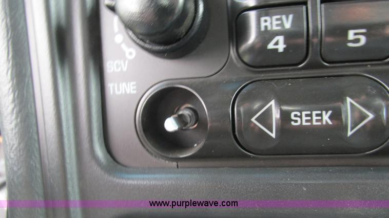 image for item G9276 2002 Chevrolet Silverado 2500HD Ext. Cab pickup truck