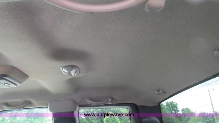 image for item G9276 2002 Chevrolet Silverado 2500HD Ext. Cab pickup truck