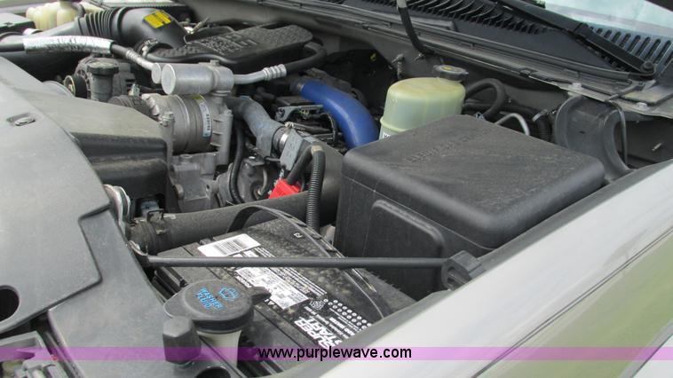 image for item G9276 2002 Chevrolet Silverado 2500HD Ext. Cab pickup truck