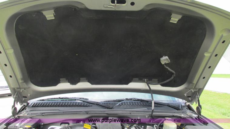 image for item G9276 2002 Chevrolet Silverado 2500HD Ext. Cab pickup truck